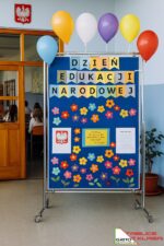 Tablica tekstylna dwustronna w stelażu 100x80x190cm - obrazek 3