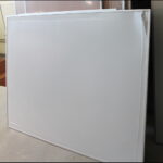 Tablica magnetyczno-suchościeralna w ramie aluminiowej 140x120cm II gat. - obrazek 3