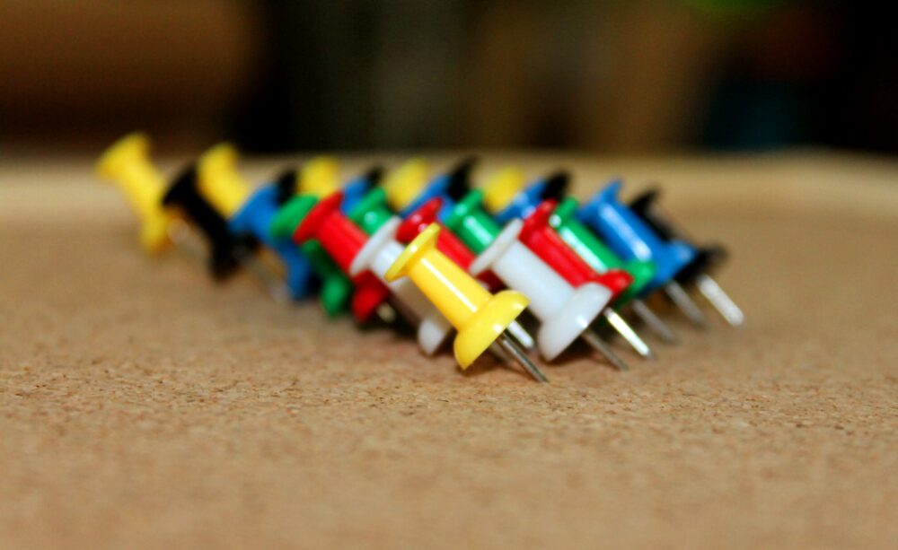 Pinezki tablicowe, 50 sztuk - obrazek 3